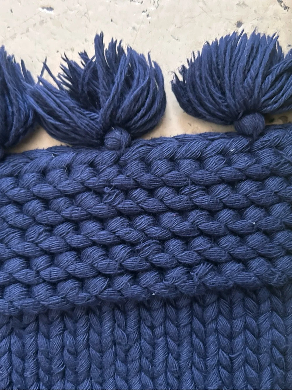 SERENA & LILY Healsburg Handknit Bath Tassel Accent Rug
